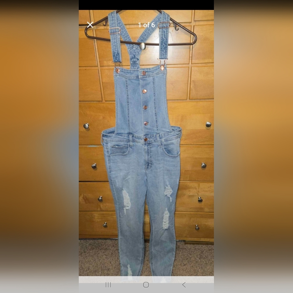 Ladies sz 30(about 10/12)Guess jean overalls, distressed skinny leg
